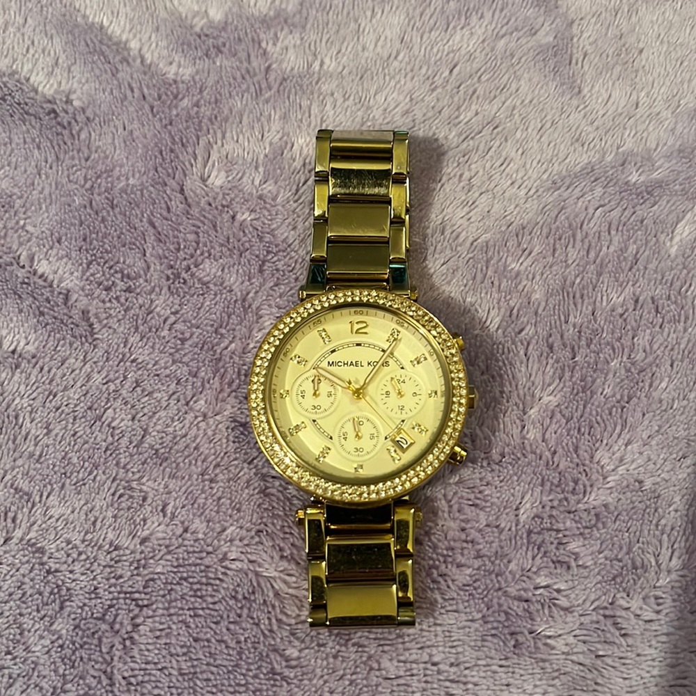 Michael Kors Women’s 
Parker Gold Tone - Chronograph
Watch MK5354